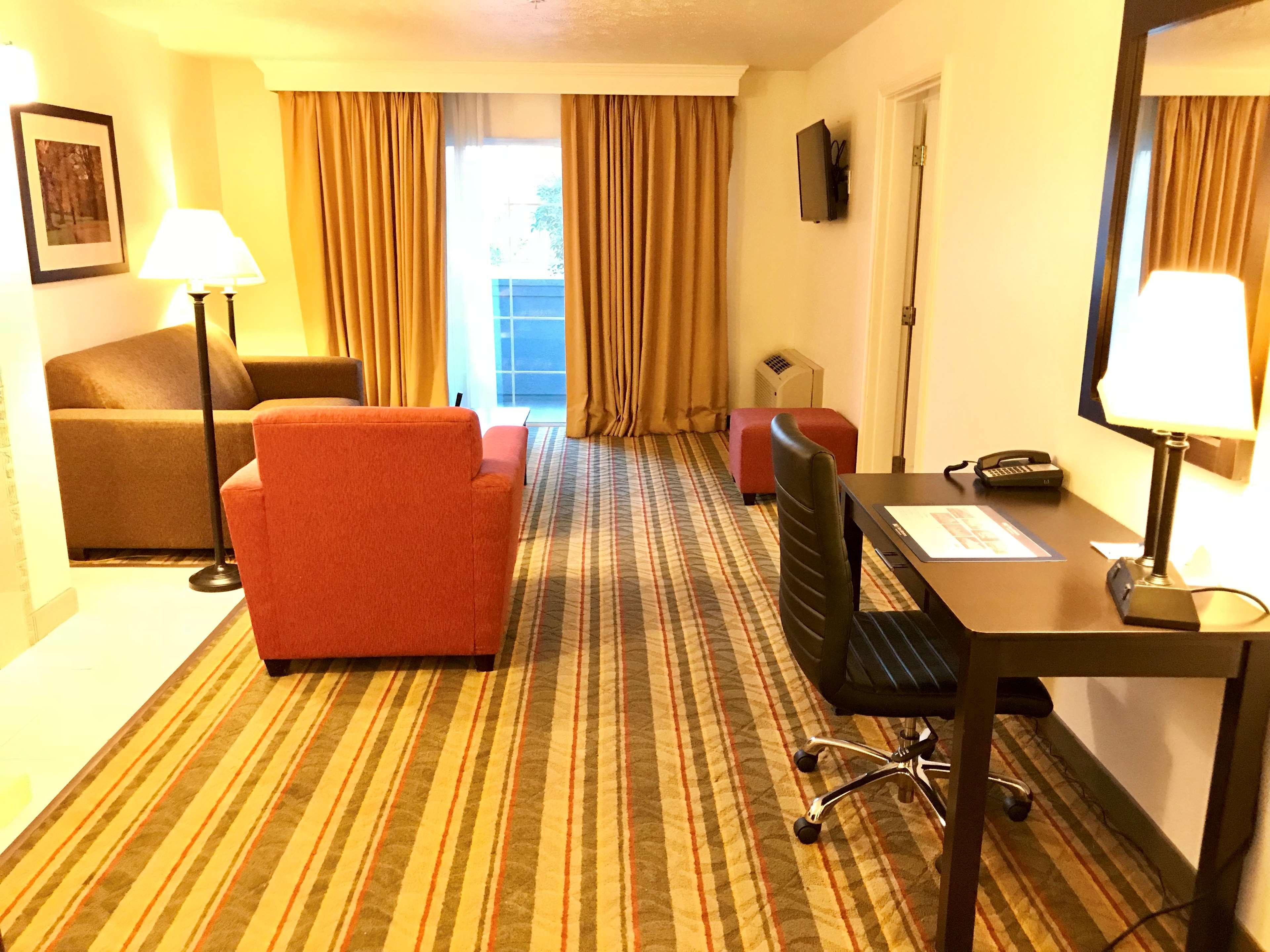 Best Western Plus Moose Jaw Exterior foto