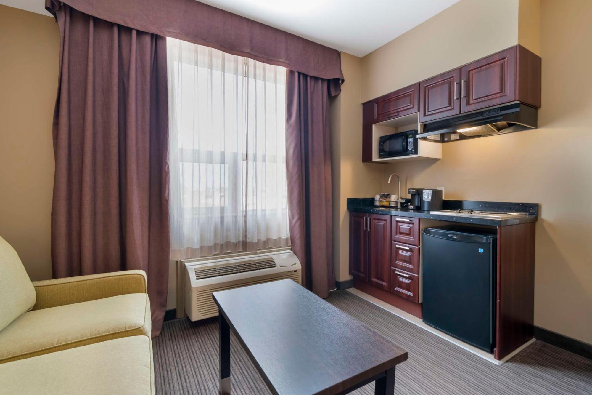 Best Western Plus Moose Jaw Exterior foto